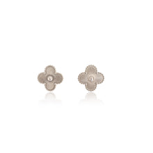 Load image into Gallery viewer, The Clover Earrings