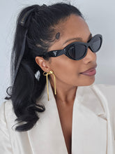 Load image into Gallery viewer, The Daisy Earrings