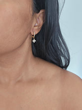 Load image into Gallery viewer, The Fleur Huggies