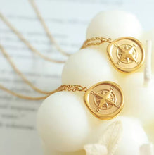 Load image into Gallery viewer, The Compass Necklace