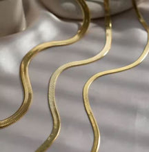 Load image into Gallery viewer, The Empire Necklace