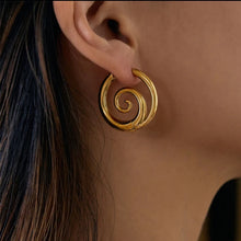 Load image into Gallery viewer, The Ari Earrings