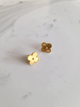 Load image into Gallery viewer, The Clover Earrings
