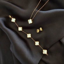 Load image into Gallery viewer, The Clover Bracelet
