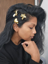 Load image into Gallery viewer, Flower Hair Clip
