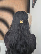 Load image into Gallery viewer, Flower Hair Clip
