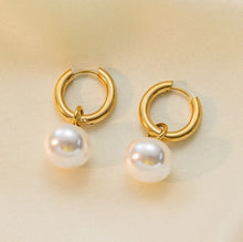 Load image into Gallery viewer, The Paris Huggie Earring
