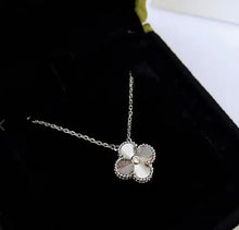 Load image into Gallery viewer, The Clover Necklace
